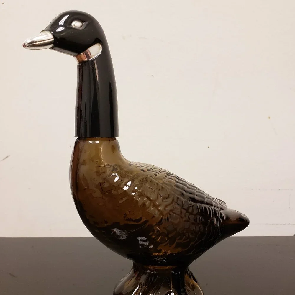Vintage Avon CANADIAN GOOSE Empty Glass Collectible Bottle Decor Decoration